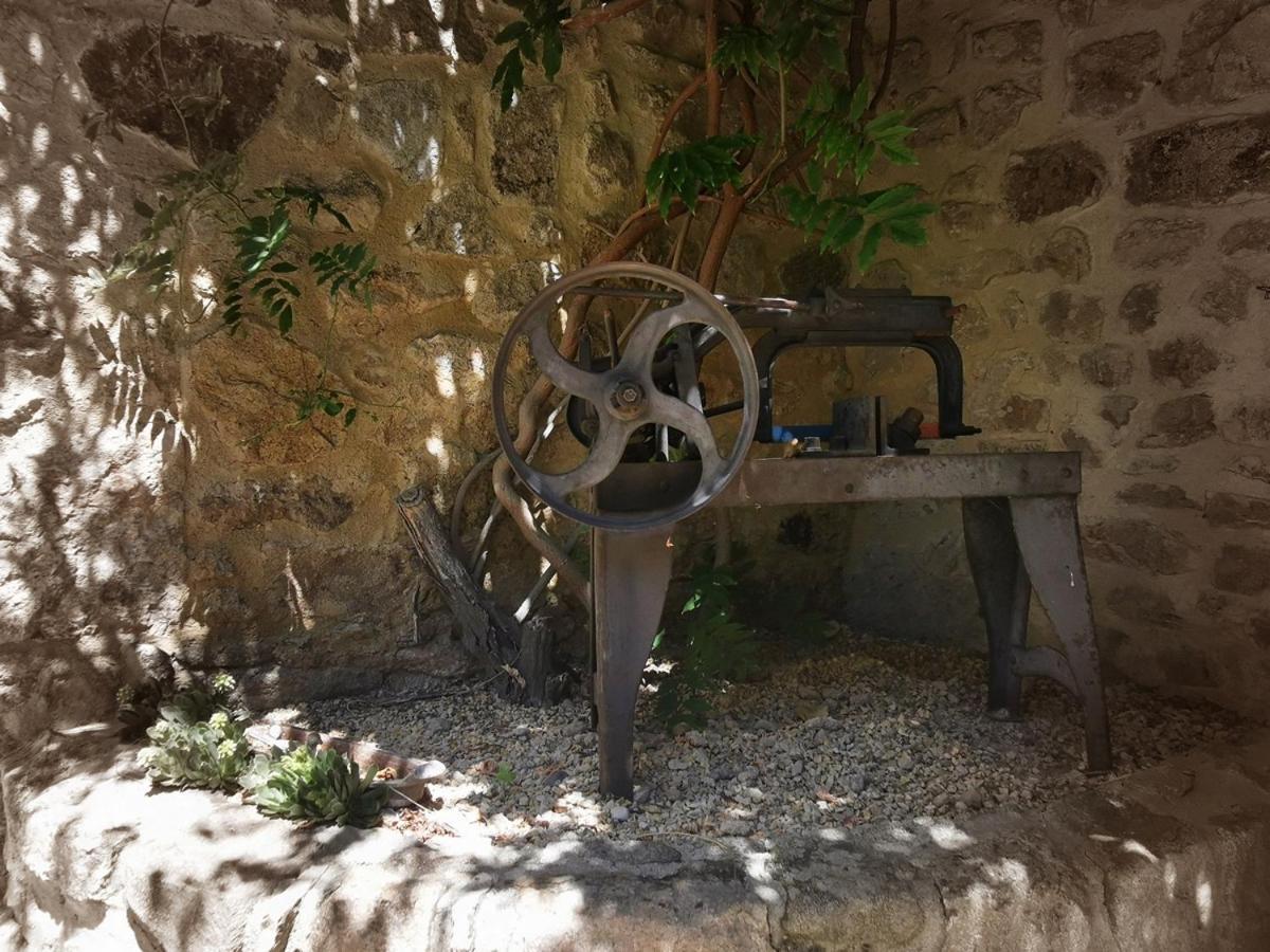Atelier Du Philosophe Saint-Victor (Ardeche)